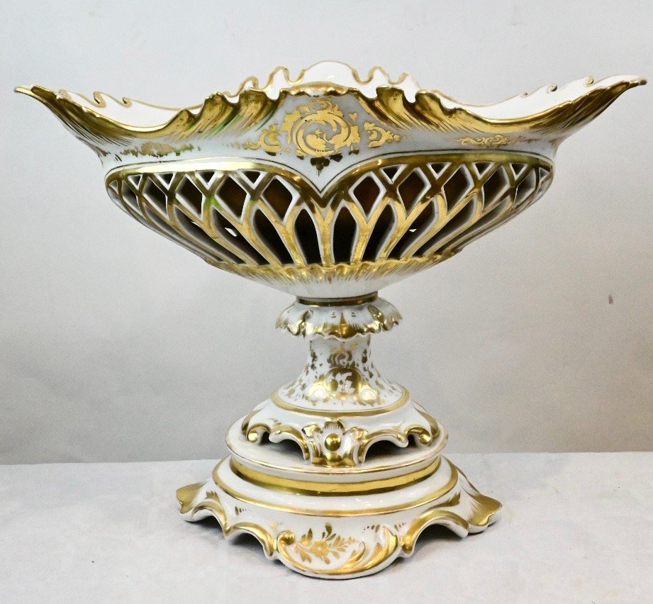 Centre De Table En Porcelaine Décoré De Dorures - France 1830